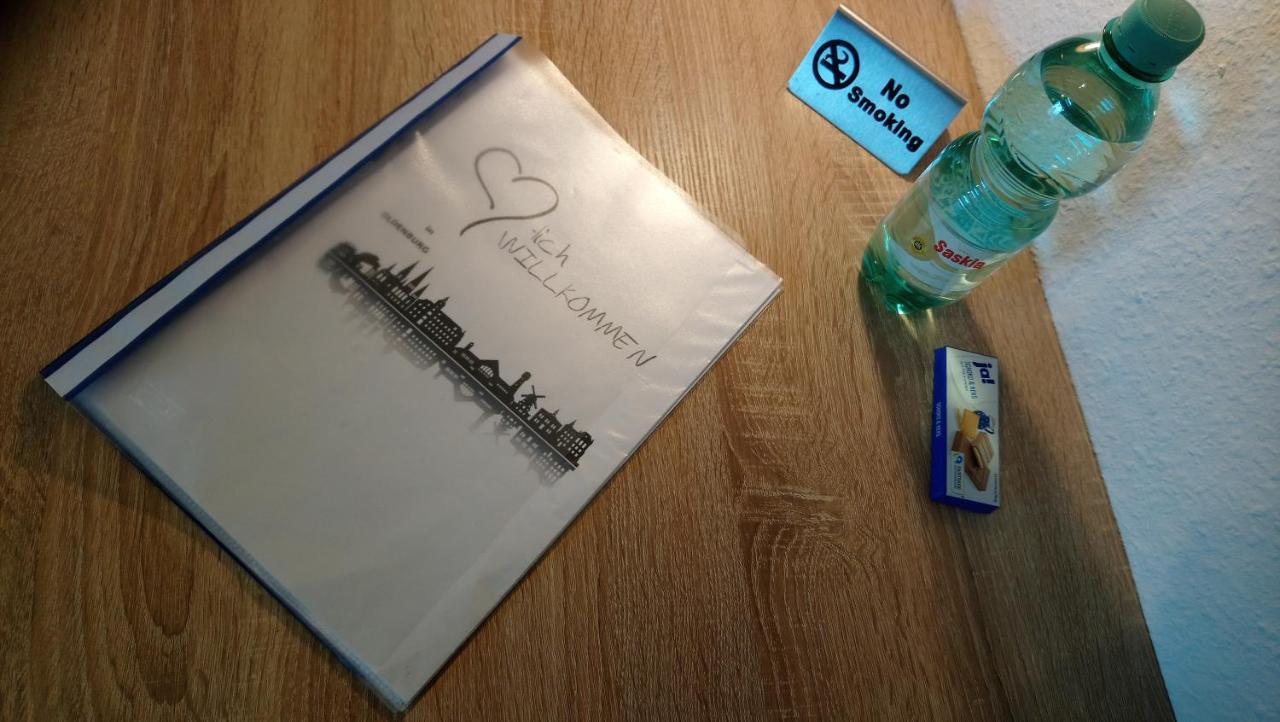 Privates Einzelzimmer Bei Der Weser-Ems-Halle Олденбург Екстериор снимка